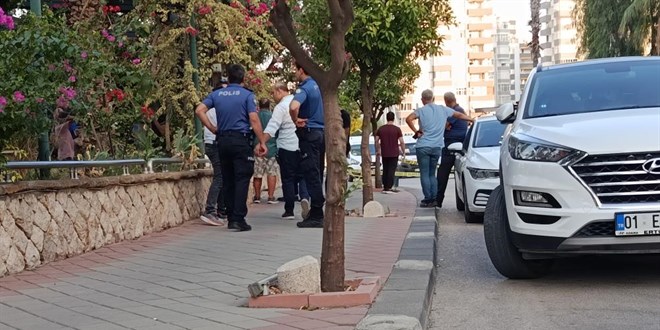 Restoranda ie alnmaynca garsonu tabancayla vurdu