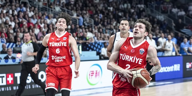 12 Dev Adam, Avrupa Basketbol ampiyonas'nda finalde