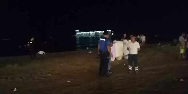 Gece denize girip, boğuldu