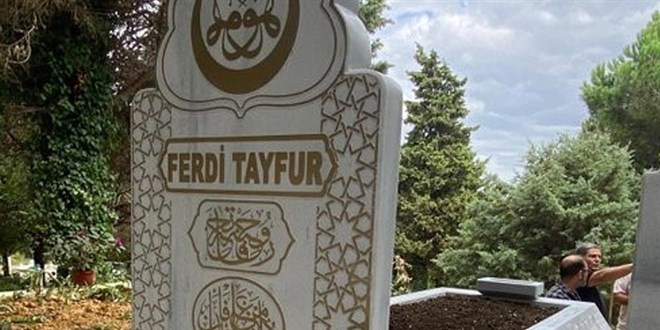 Devlet Bahçeli, Ferdi Tayfur'un kabrini yaptırdı