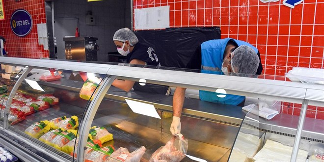Diyarbakr'da son kullanma tarihi gemi yzlerce kilo rn imha edildi