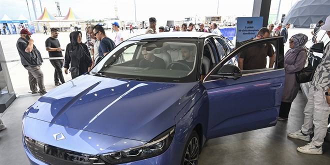 Togg'un yeni modeli T10F, TEKNOFEST stanbul'da