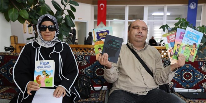 Yazarlkta el ele: Grme engelli retmen ve einden ilham veren hikaye