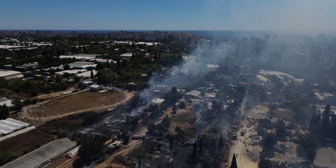 Antalya Kırcami'de çıkan yangın kontrol altına alındı