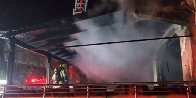 Bursa'da, 3 katl binada yangn