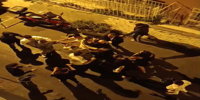 Düğünde başladı sokakta devam etti; kavgayı ayırmak isteyen kadınlar arada kaldı