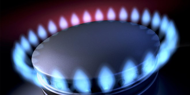 Ocakta unutulan yemek yangın çıkardı