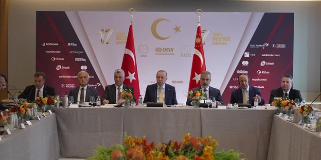 Erdo�an: ABD ile 100 milyar dolarl�k ticaret hedefimiz s�r�yor