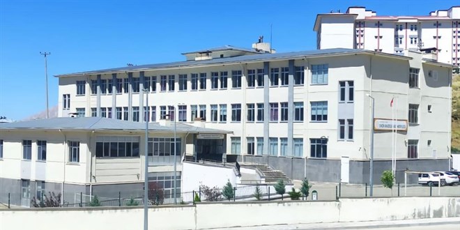 Okulda aylardr hem elektrik hem de sular yok