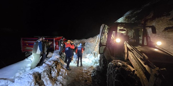 Rize'de ��� nedeniyle mahsur kalan 15 ki�i kurtar�ld�