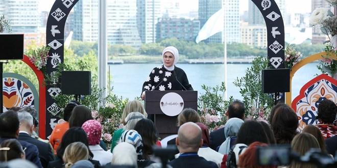 Emine Erdo�an: Anadolu'daki ya�am bir yol haritas�d�r