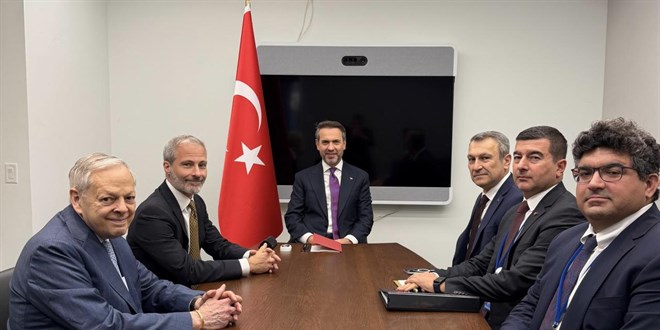 Bakan Bayraktar, enerji ve finans sektrnn temsilcileriyle grt