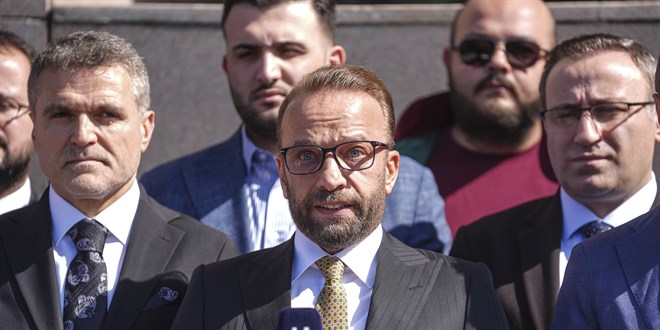Bayrampaa iddialar sonras AK Parti'den zel'e su duyurusu