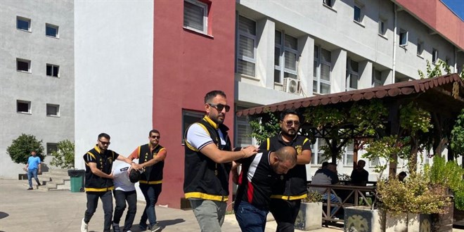600 bin TL iin 'Karde' ldren pheli Yunanistan'a kaarken yakaland