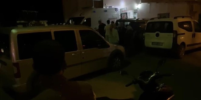 Diyarbakır'da otomobil tarandı: 1 ölü, 1 yaralı