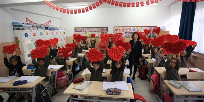 MEB'den 24 Kasm retmenler Gn in Genelge