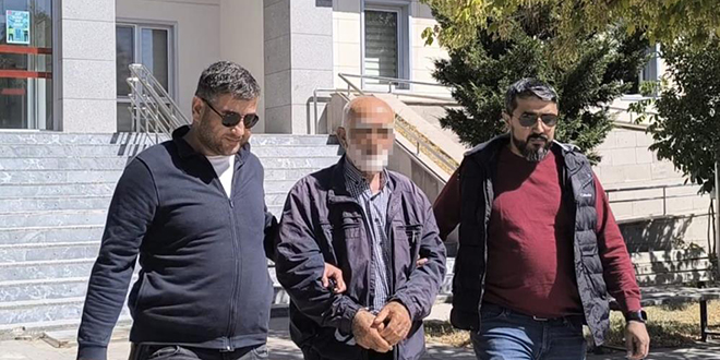 Polis 71 ya��ndaki su�luyu karde�inin kimli�ini kullan�rken yakalad�