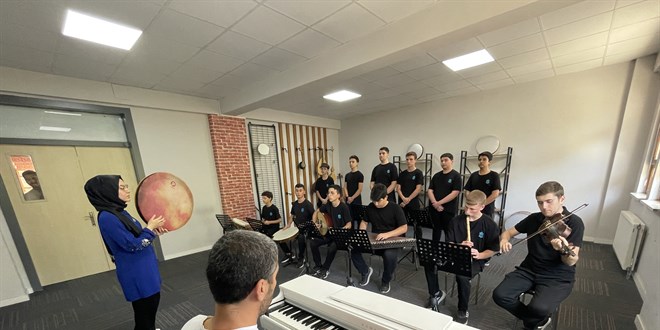 Bu HL bilim, sanat ve teknoloji eitimini bir arada sunuyor