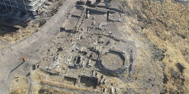 Ani'deki kazılarda Selçuklu dönemine ait kümbet bulundu