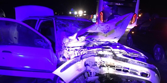 Kastamonu'da otomobil ile traktr arpt: 1 l, 5 yaral
