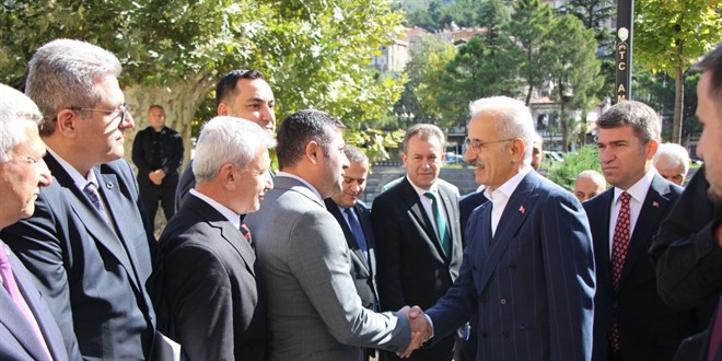 Bakan Uralolu: Hizmetlerimizi Anlatmakta Zorlandk