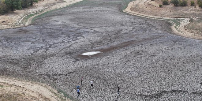 Edirne'deki Şerbettar Göleti kuraklık nedeniyle tamamen kurudu