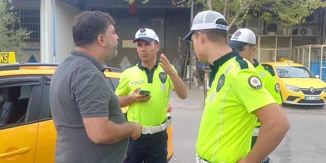 Korsan taksi zmir'den geldi, Manisa'da yakaland!