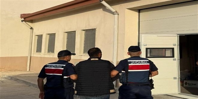 Soyadını değiştirip anne ve babasını öldüren zanlı tutuklandı