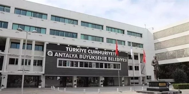 Antalya Bykehir Belediyesi'ne operasyon: 20 gzalt karar