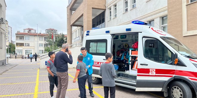 Yangn ziline basan renci izdihama neden oldu: 14 yaral