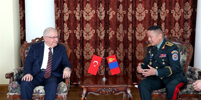 Bakan Gler, Moolistanl mevkida Batlut ile grt