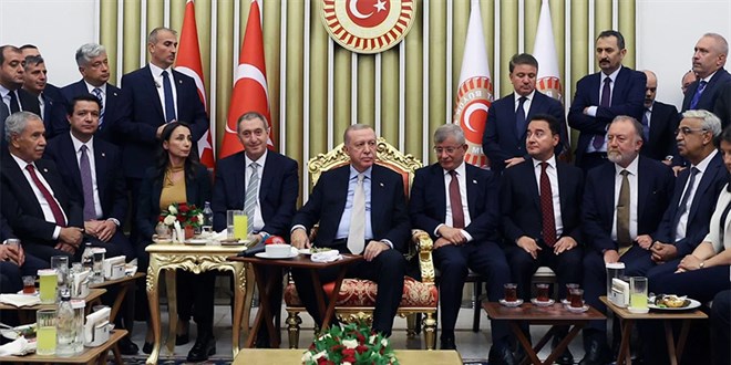 AK Parti Sözcüsü'nden fotoğraf paylaşımı: Kıymetli bir birliktelik