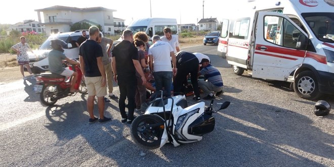 14 yandaki ocuun kulland motosiklet kamyonetle arpt