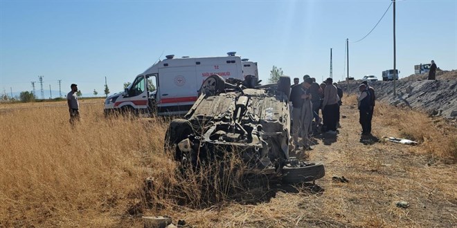 Bitlis'te düğün konvoyunda kaza: 4 kişi ağır yaralandı