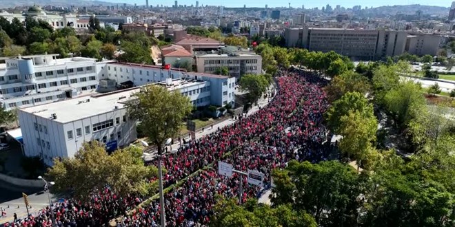 stanbul ve Ankara'da binlerce kii Gazze iin yryor