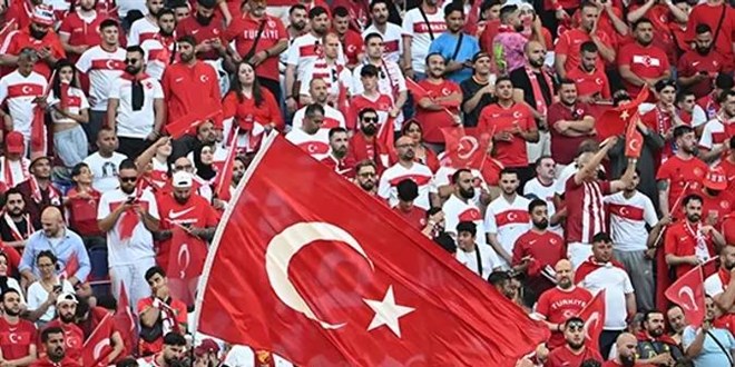 Futbolda milli mesai balyor