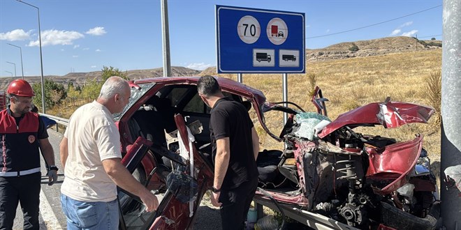 Sivas'ta kaza: 6's ocuk 10 yaral!