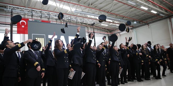 THY'nin yeni pilotları mezun oldu