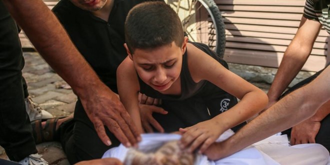 İsrail, Gazze'de günlük 77 çocuğu yetim bıraktı
