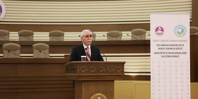 AYM Başkanı: Aileyi korumak Anayasa'nın temel ilkelerindendir