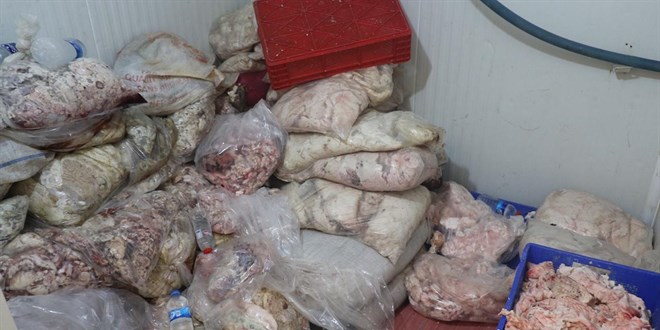 Ankara'da 3 iş yerinde 17 ton bozuk et ele geçirildi