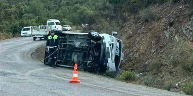 Mersin'de minibsn devrilmesi sonucu 6 tarm iisi yaraland