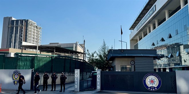 Eski Nilüfer Belediye Başkanı ve eşine 'rüşvet' suçundan  gözaltı