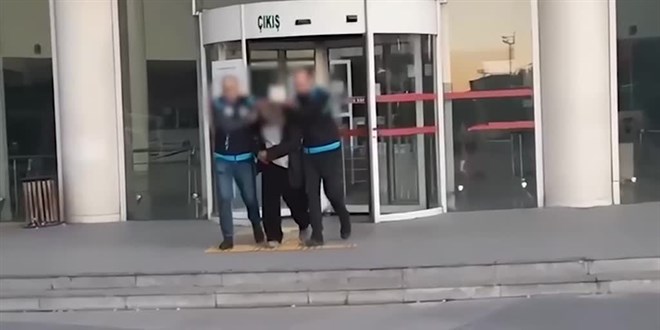 Yaşlı çifti öldürdüğü iddia edilen zanlıyı 'nal izi' ele verdi