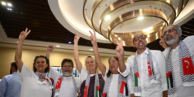 Türkiye'ye dönen 96 aktivist 'şikayetçi' olarak ifade verdi