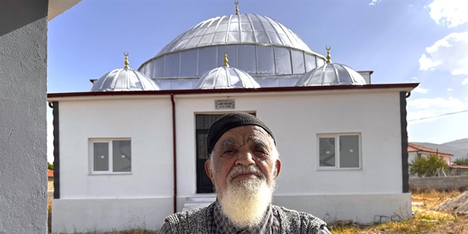 Yanında kalmayan çocuklarına ders: Mirasını sattı, köyüne cami yaptırdı
