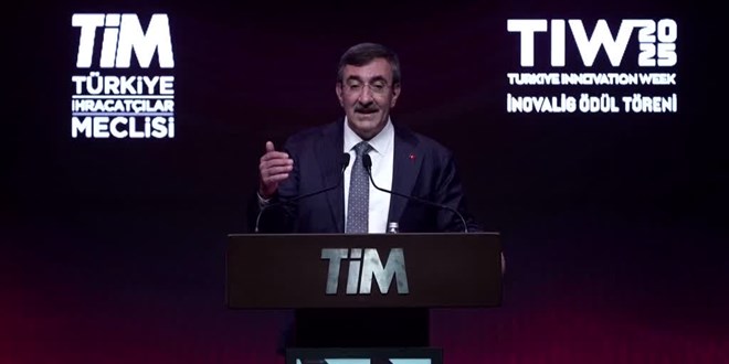 Y�lmaz: D�nya y�n�n�n ararken T�rkiye, kararl�l�kla yoluna devam ediyor