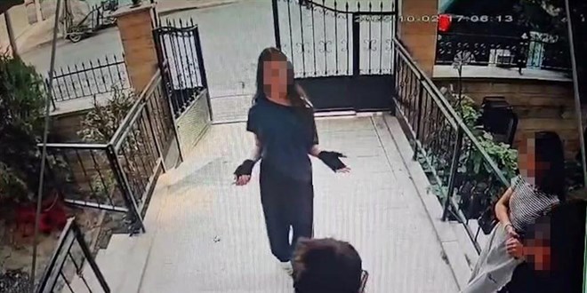 Bıçaklı 5 kız öğrenci tartıştıkları arkadaşlarının kapısına dayandı