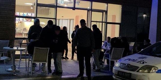 Okul gezisinde zehirlenen 28 öğrenci hastaneye kaldırıldı