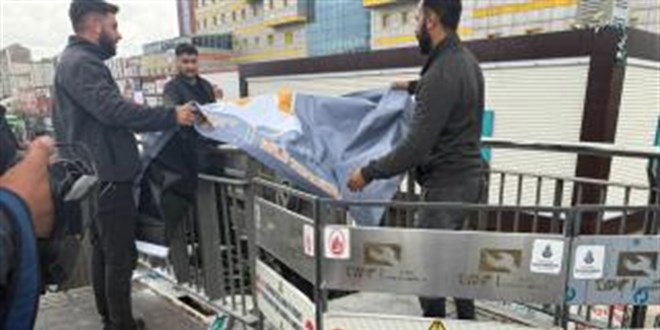 Beylikdüzü'nde üst geçitteki yürüyen merdivende yangın çıktı